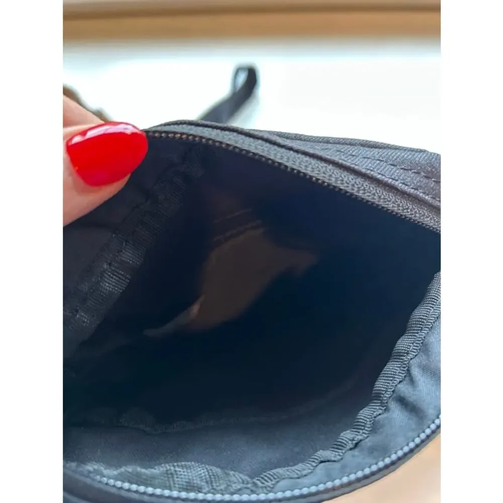 Nike Core Small Item Sling Bag Black Crossbody Adjustable Flight Messenger Adult